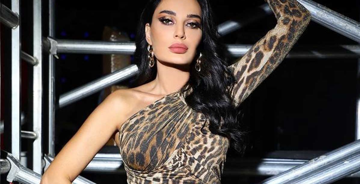 سيرين عبد النور تضع المكياج لابنتها