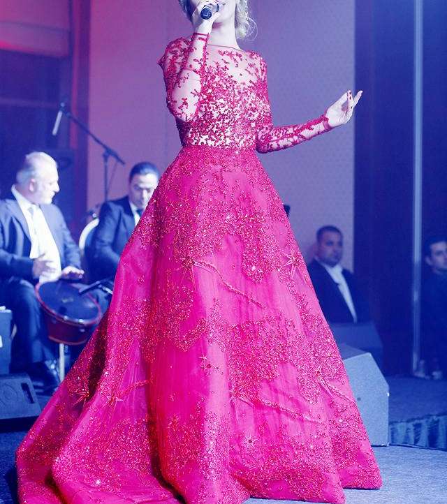 اطلالة نوال الرغبي ليلة راس السنة بفستان من زهير مراد