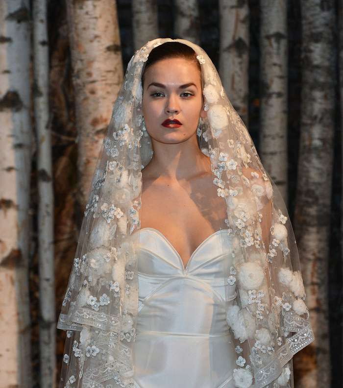 الدراماتيكيّة ترافق عروس نعيم خان 