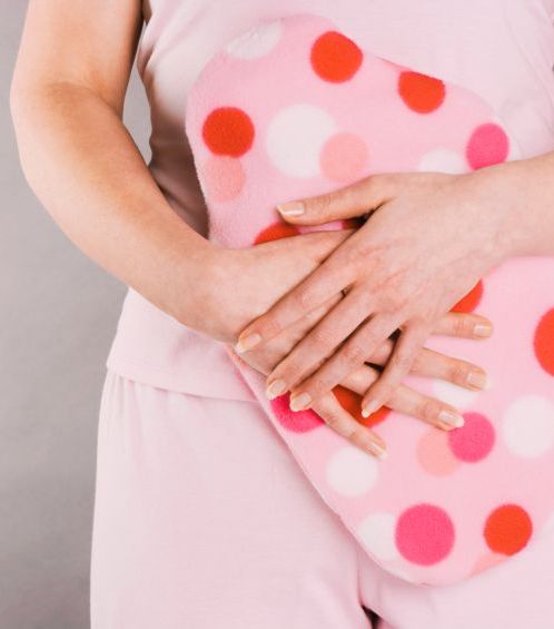 علاج آلام الدورة الشهرية طبيعياً | تسكين آلام الدورة الشهرية بدون ادوية