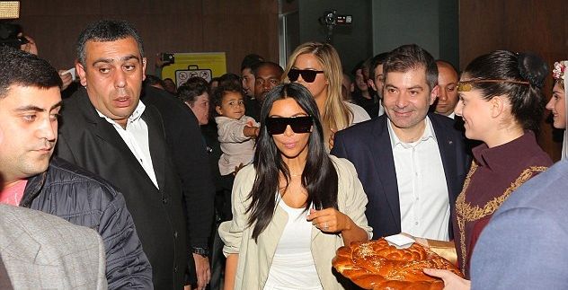 كيم كارداشيان تزور أرمينيا