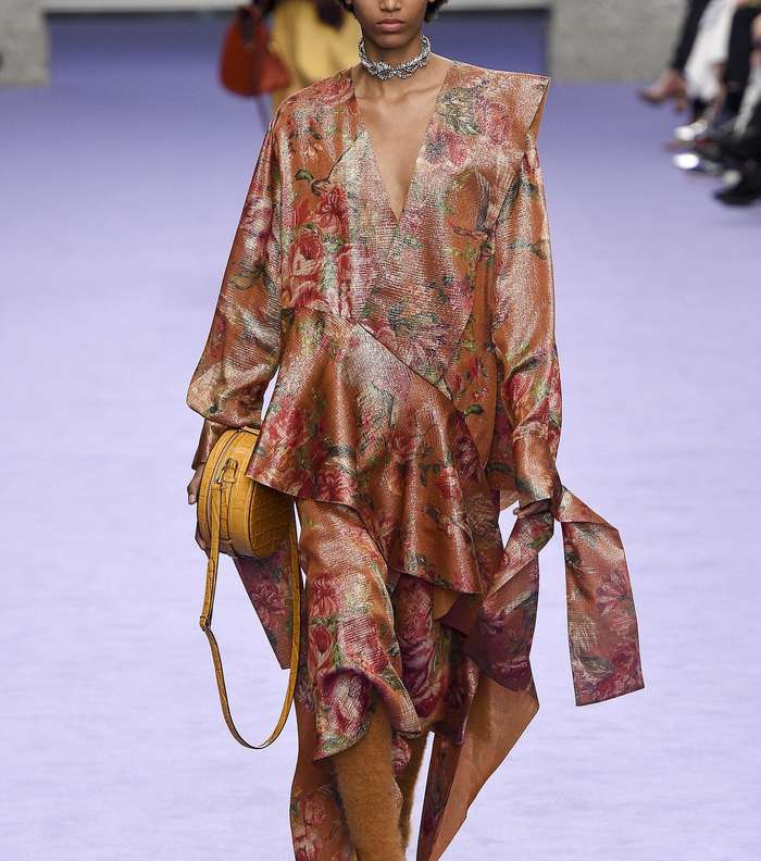 فستان الحرير المطبع مع جوارب الصوف من Mulberry لشتاء 2018