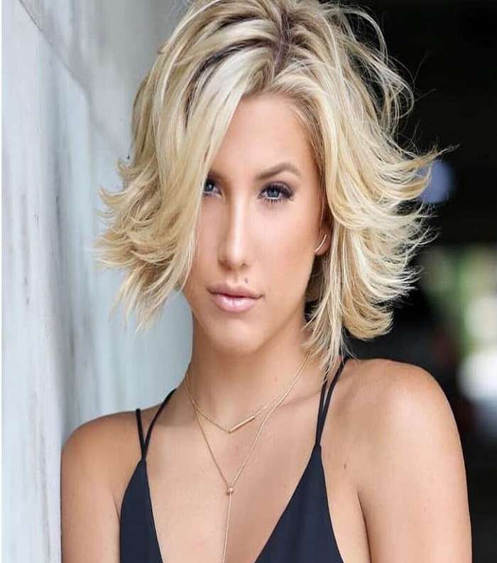 صور اجمل قصات شعر 2021 للنساء