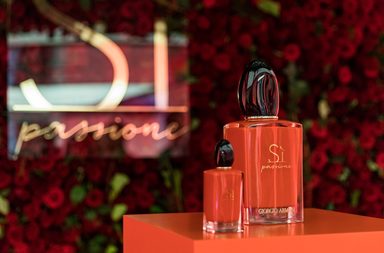  Giorgio Armani  يطلق عطر Sì Passione في بيروت