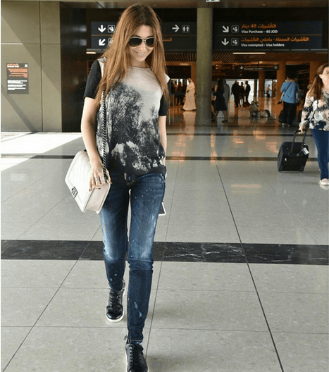 نانسي عجرم تختار اكسسواراتها من الماركات العالمية