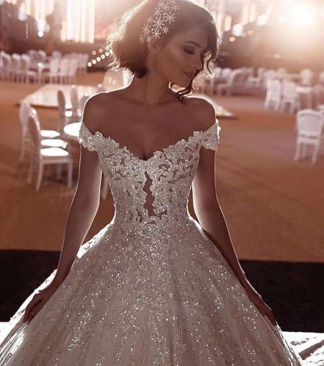 صور اجمل فساتين زفاف مطرزة بالكريستال