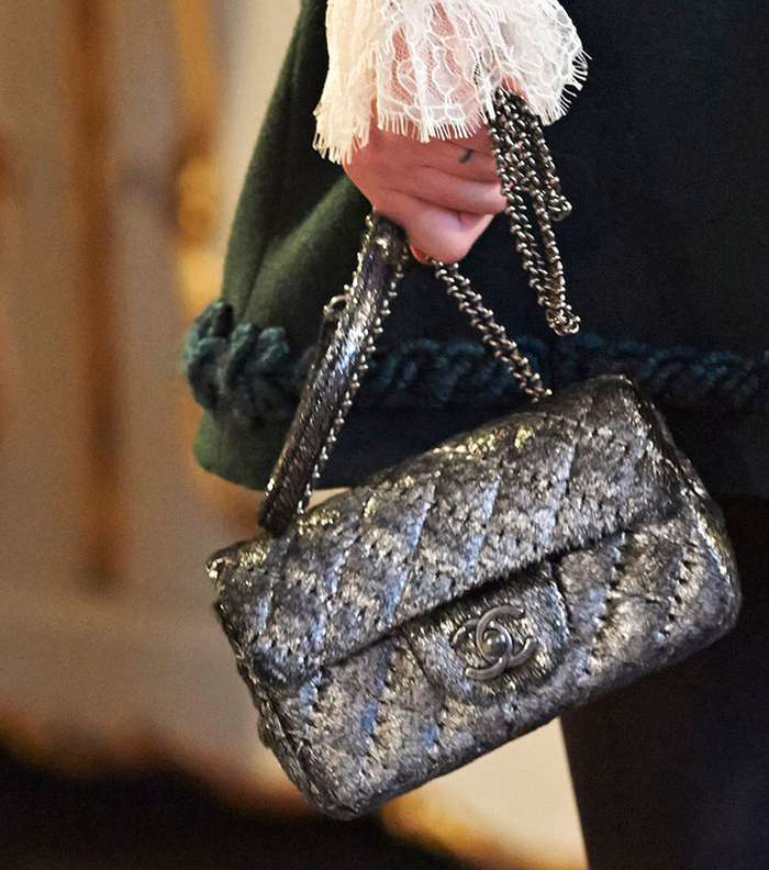 اكتشفي شنط CHANEL من مجموعة Metiers D'art 2015