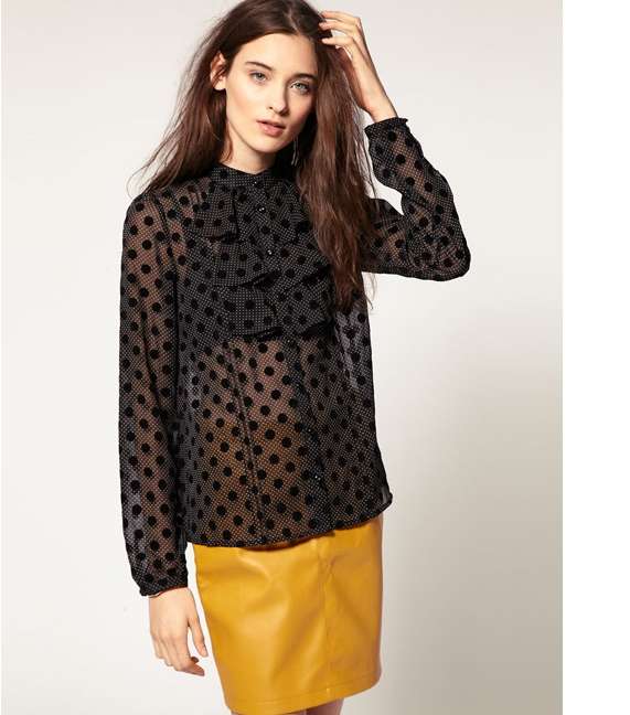 اختاري ملابسك شفّافة في صيف 2012