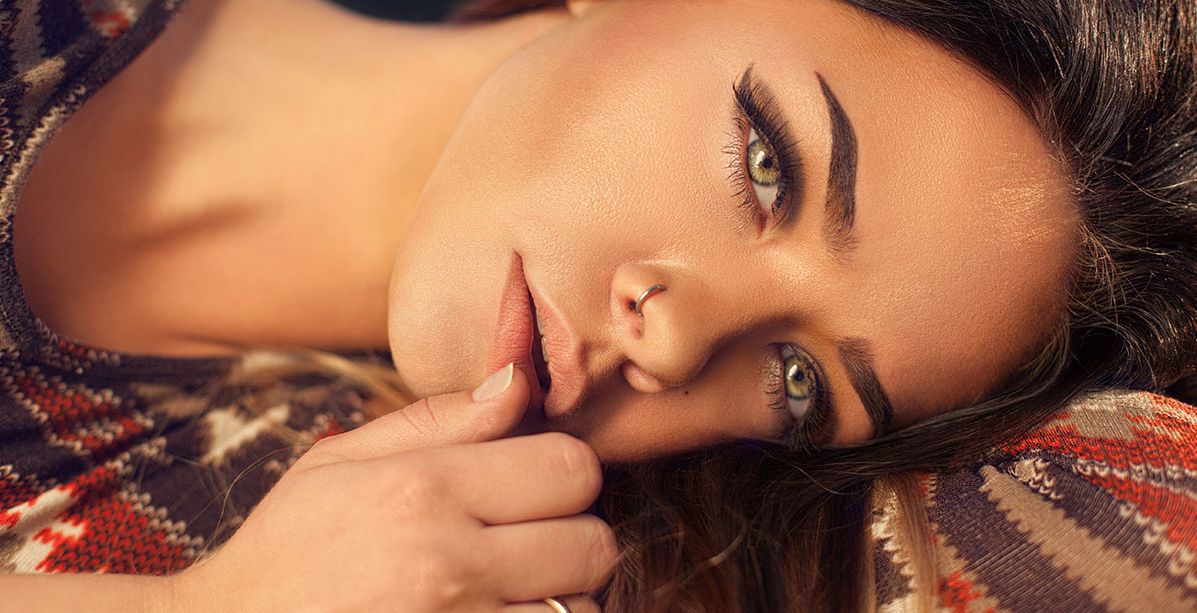 مستحضرات مكياج عالمية ترافقك في إطلالة الأعياد
