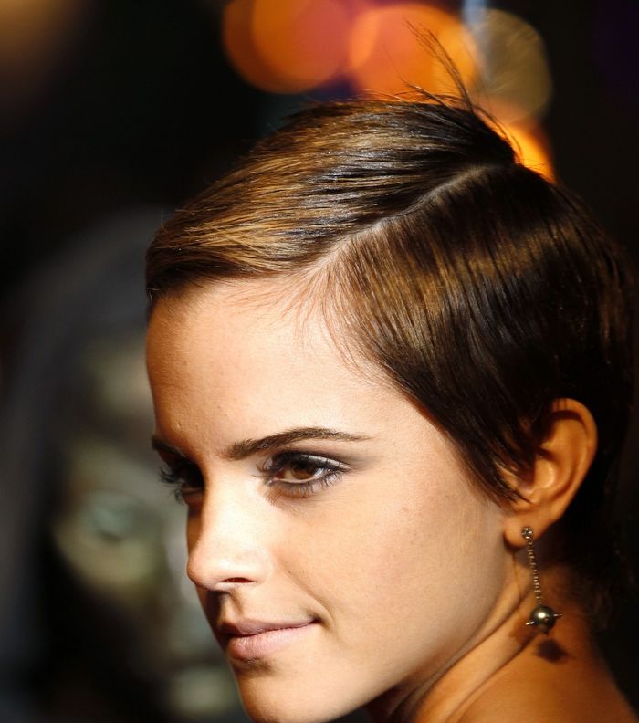 تألّق واضح تعلكسه قصّة شعر إيما واتسون