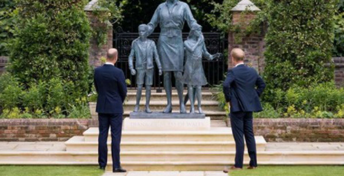 الأميران هاري وويليام يجتمعان للكشف عن تمثال الأميرة ديانا في عيد ميلادها الستين