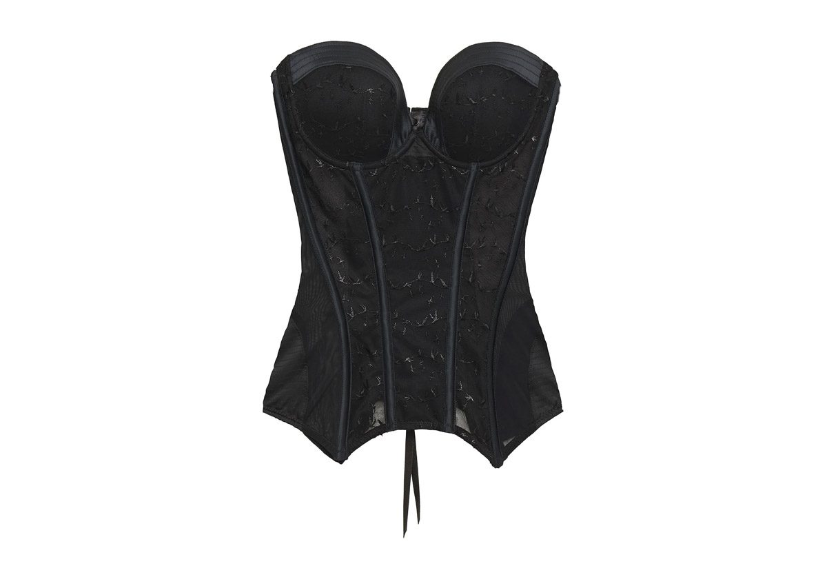 حيل موضة تجعل صدرك يبدو مرفوعا ومشدودا