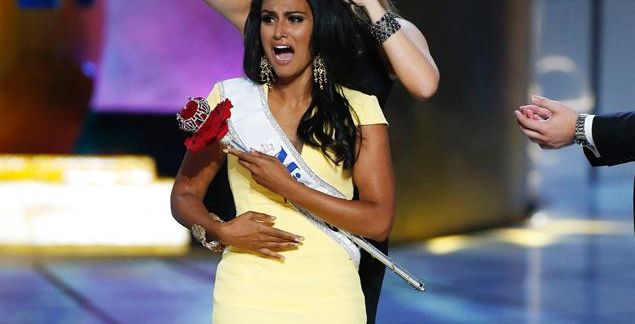 نينا دافولوري