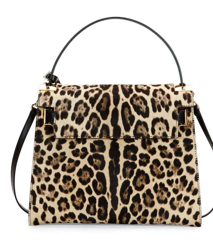 من مجموعة Pre Fall 2015، اليك حقيبة فالينتينو المطبعة بنقشة النمر