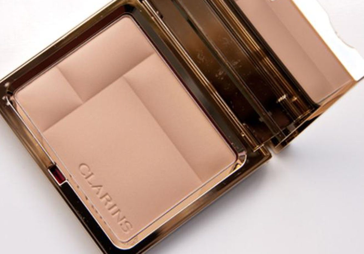 Ever Matte Mineral Powder Compact من كلارنس 