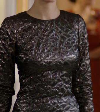 اختاري فساتينك على طريقة الممثلة التركية سمر بموضة الميتاليك