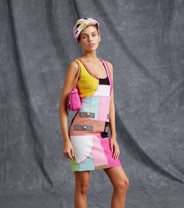موضة الفساتين الملونة بموضة الـ Color Blocks من مجموعة موسكينو Resort 2016