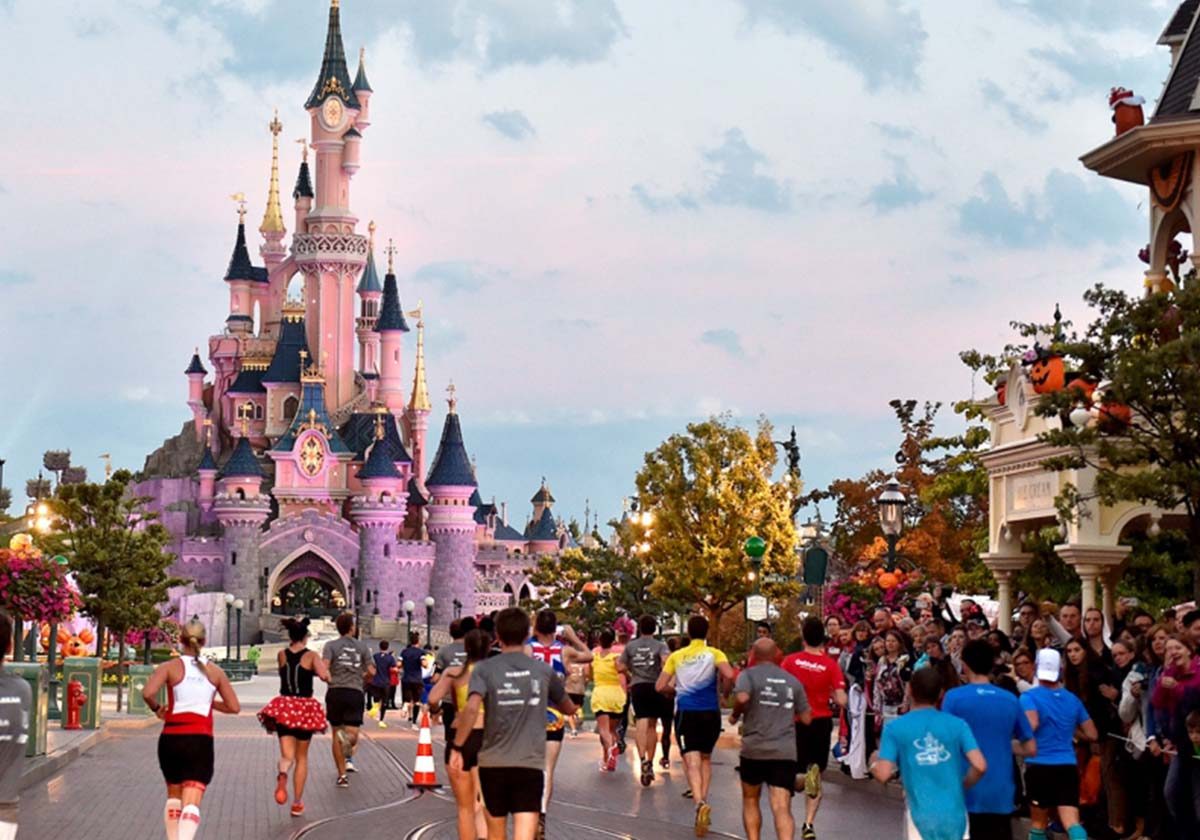 ديزني لاند لا تناسب رحلة شهر العسل