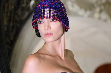 صيحات جمال أسبوع الموضة في باريس: خروج الكلاسيكية من الباب الواسع! 