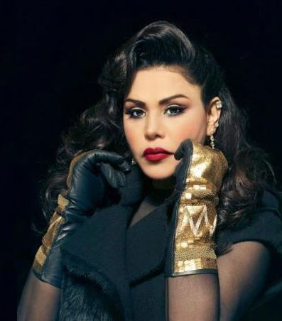 الماكياج الأحمر يليق بالإطلالة الخليجية