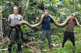 غالانت مع أفعى الأناكوندا في الأمازون