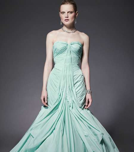 إليك أجمل الفساتين الراقية من توقيع Zac Posen