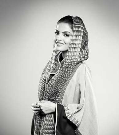 أميرة الطويل متألّقة بإطلالة الحجاب