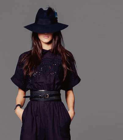 بالصور، اليك اللون الابرز الذي تعتمده كينديل جينر في ملابسها