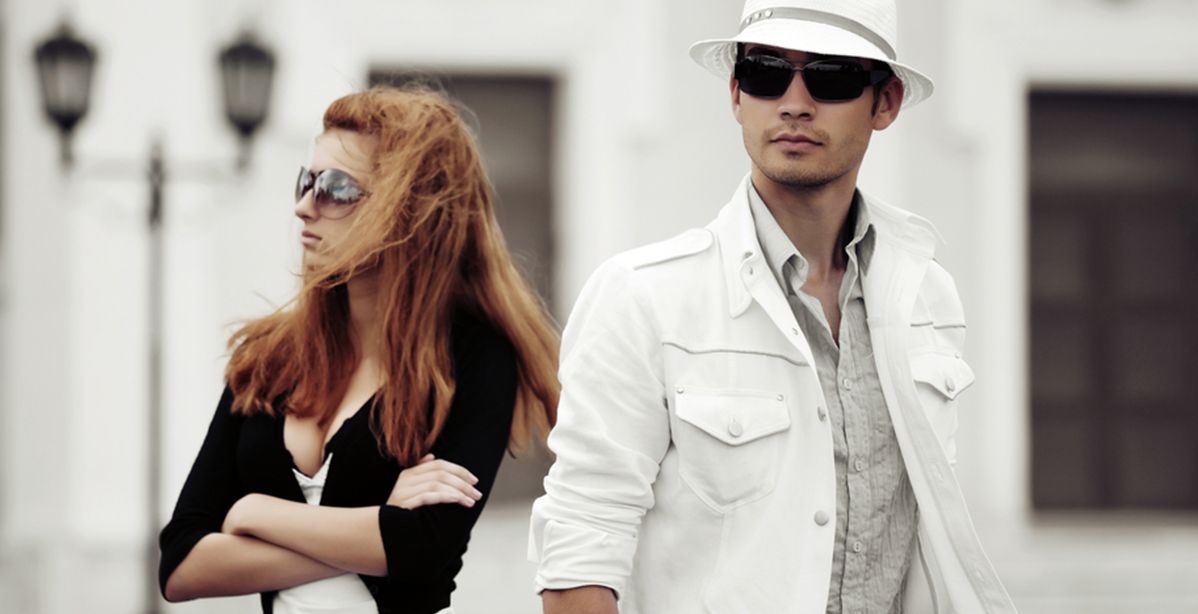 4 حركات إن قام بها.. فهو يكذب عليك!