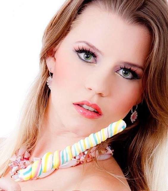 شاهدي أجمل 5 أساليب مكياج فرنسي من إنستقرام