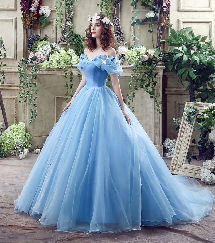 صور اجمل فساتين زرقاء اللون