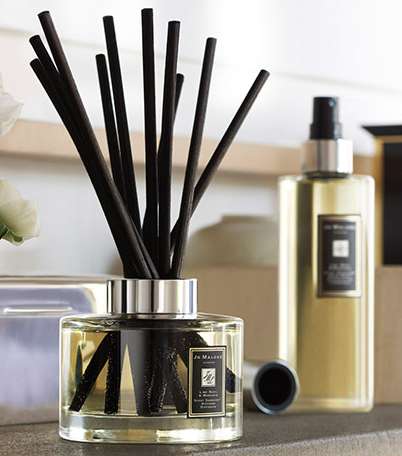 صور مجموعة العطور المنزلية English Pear & Freesia من Jo Malone