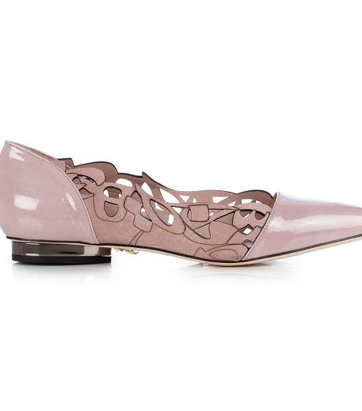 حذاء من مجموعة أحذية المصمّم أنيس يونس