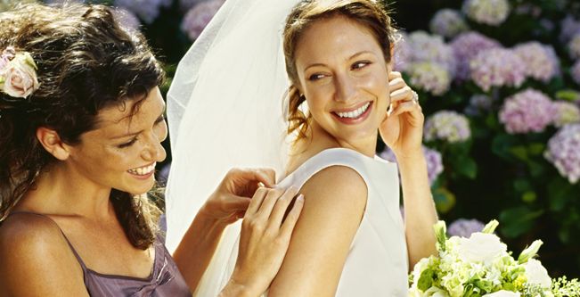 مواصفات افضل صديقة للعروس خلال تحضيرات الزفاف 