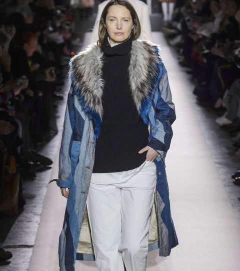 سترة الدنيم المطبعة Patchwork مع ياقة الفرو من Dries Van noten لشتاء 2018