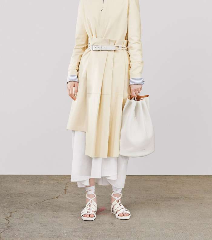 موضة الـ Layering وتنسيق كل قطعة وفوق قطعة أخرى مماثلة من Jil Sander