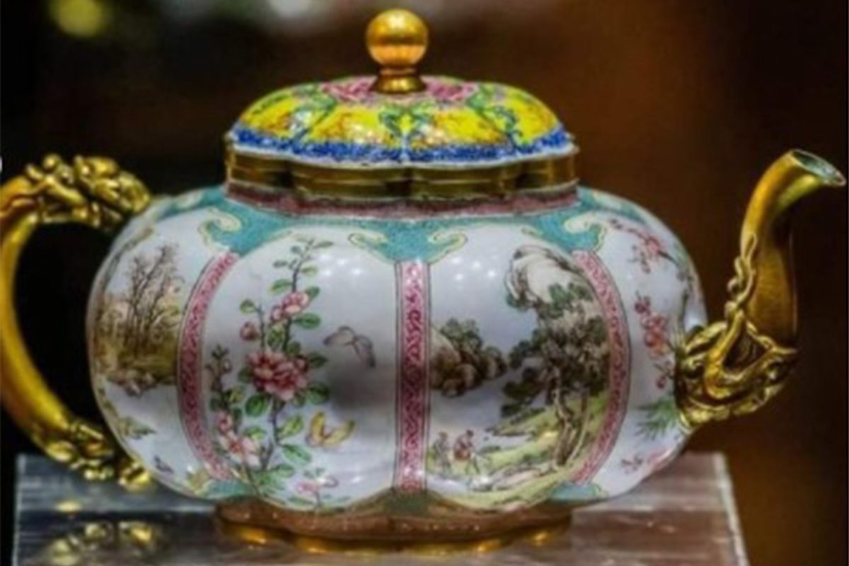 إبريق الشاي الإمبراطوري