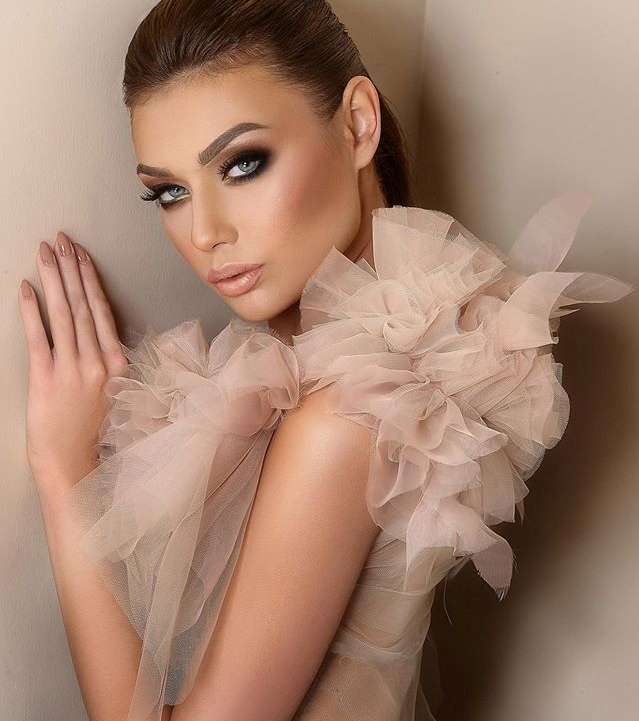 إعتمدي ألوان النيود في مكياجك