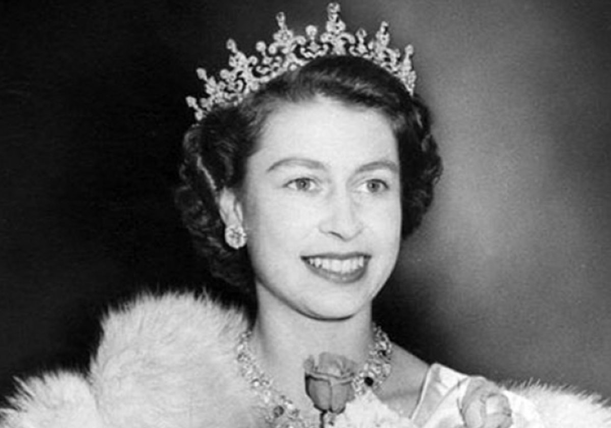 الملكة إليزابيث في شبابها