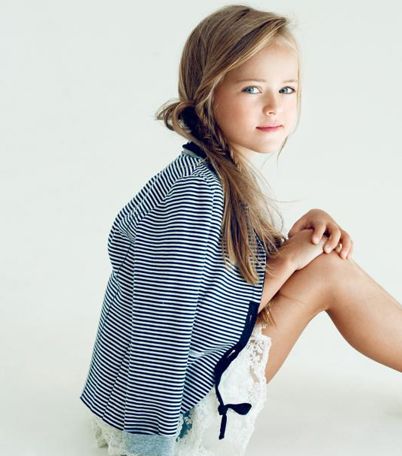 إليك بالصور أجمل لوكات عارضة الأزياء، الطفلة كريستينا بيمينوفا