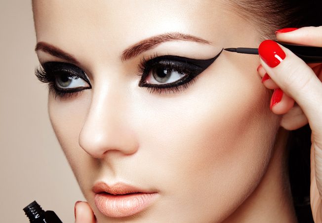 أيلاينر بخط عريض