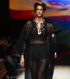 موضة الفساتين الماكسي الشفافة لصيف 2016 من البيرتا فيريتا