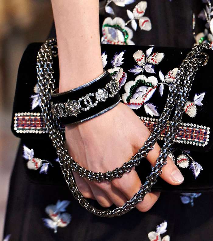 اليك شنط CHANEL من مجموعة Metiers D'art 2015