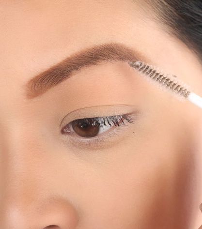 كيف ارسم حواجبي بالصور