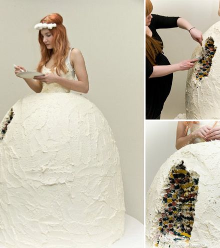 فستان زفاف مصنوع من قالب الحلوى