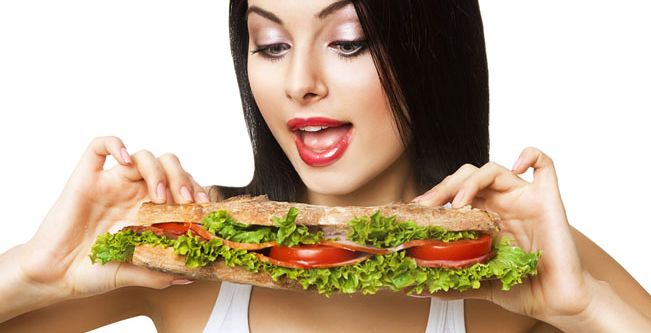 لهذه الأسباب تأكلين أكثر مما تتوقّعين 
