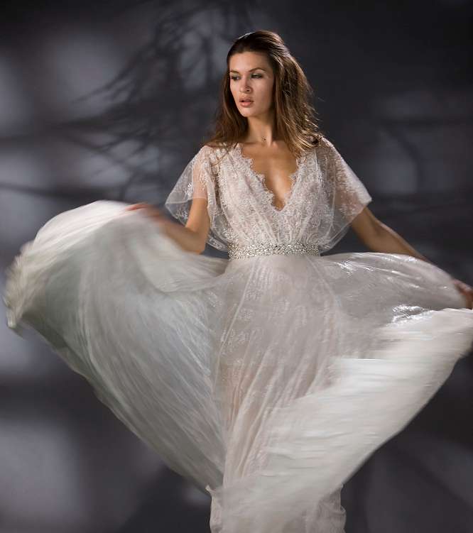 فستان يلائم أحلام لميا أبي نادر 