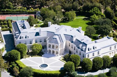 لا هذا ليس فندقاً، بل إنه المنزل الأغلى ثمناً في أميركا وتصميمه مميز للغاية!