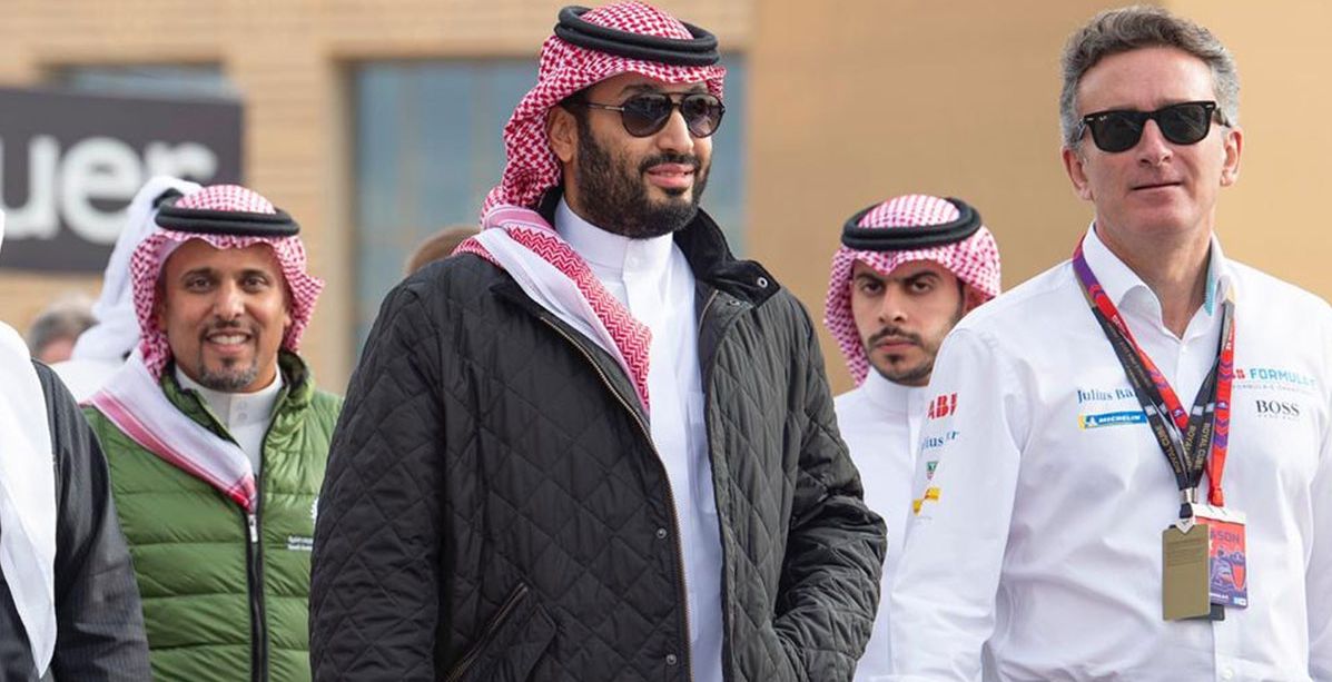 جاكيت ولي العهد محمد بن سلمان في موسم الدرعية تثير ضجّة في السعوديّة