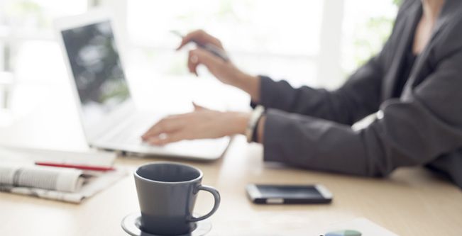 عادات سيئة تخرقين بها اتيكيت الوظيفة